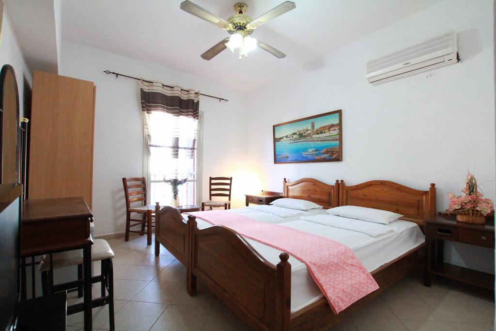 Traditional Apartments Alexandra Megisti Room photo